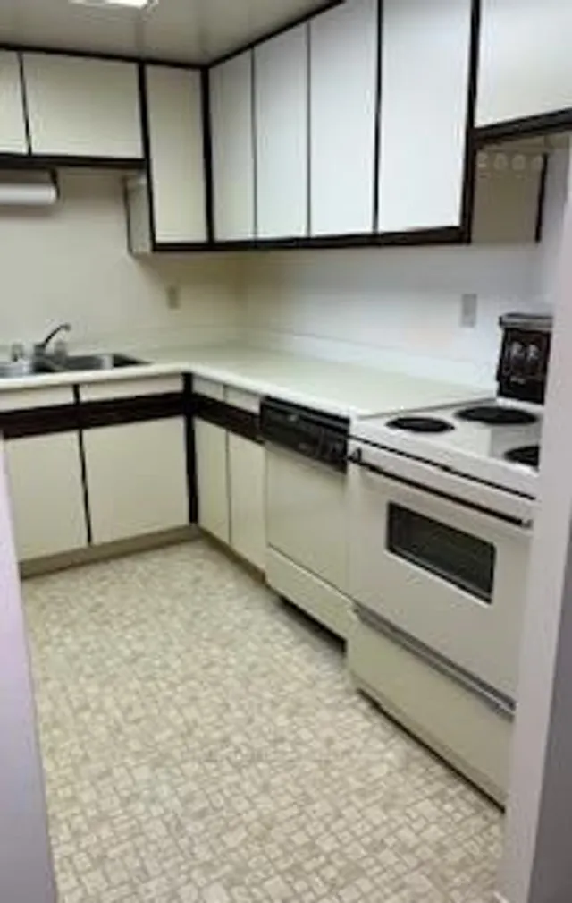 Additional image 7 of 20 Dean Park Rd Unit 107