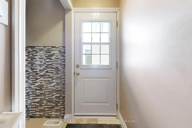 Additional image 36 of 18 Heggie Rd