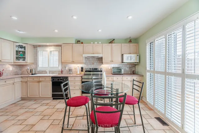 Additional image 14 of 5246 Palomar Cres