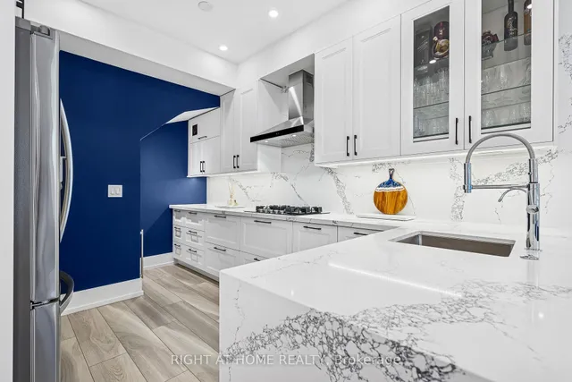 Additional image 9 of 500 Richmond St Unit 118