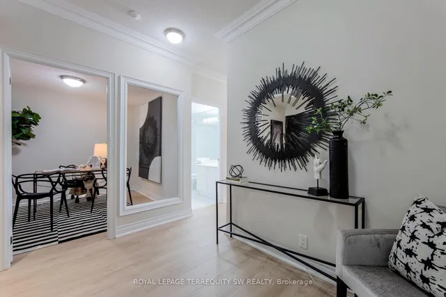 Additional image 19 of 2 Clairtrell Rd Unit 208