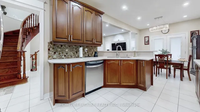 Additional image 13 of 59 Pogonia St