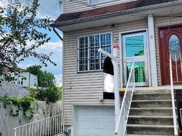 16 Mickardan Ct, Staten Island, NY 10304