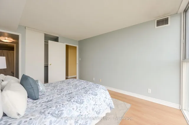 Additional image 30 of 35 Trailwood Dr Unit 913