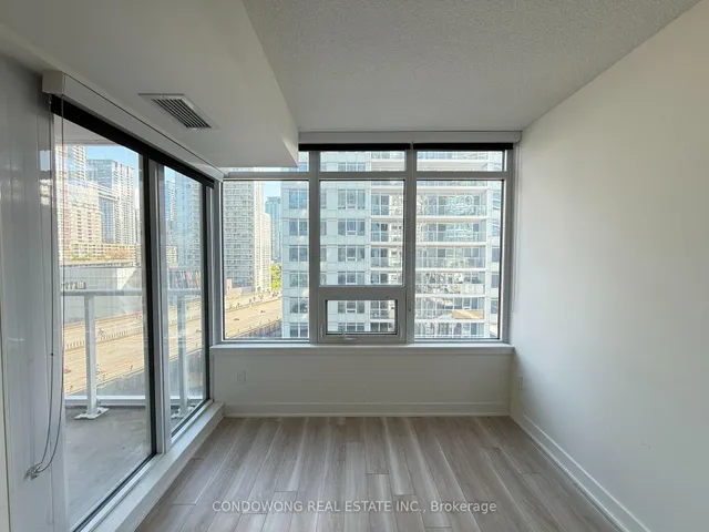 Additional image 5 of 19 Bathurst St Unit 1010