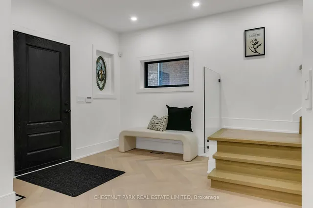 Additional image 3 of 111 Roxborough Dr