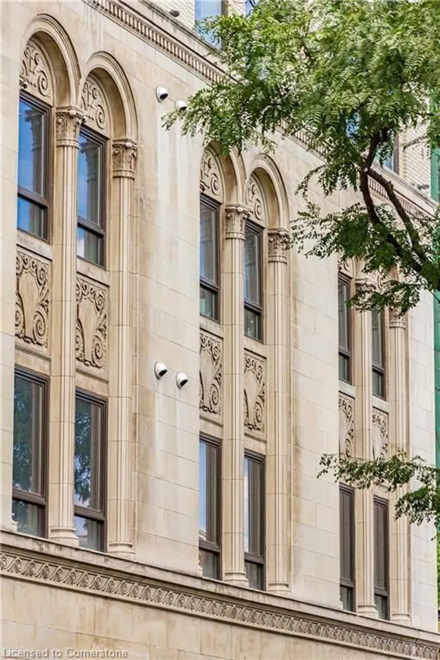 Additional image 43 of 118 King Street East St Unit 723