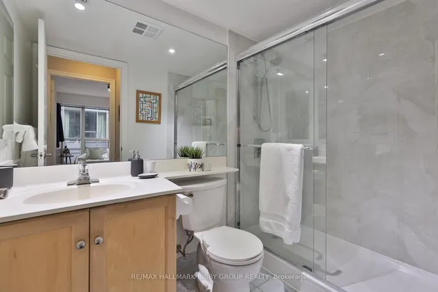 Additional image 22 of 250 Wellington St Unit 642