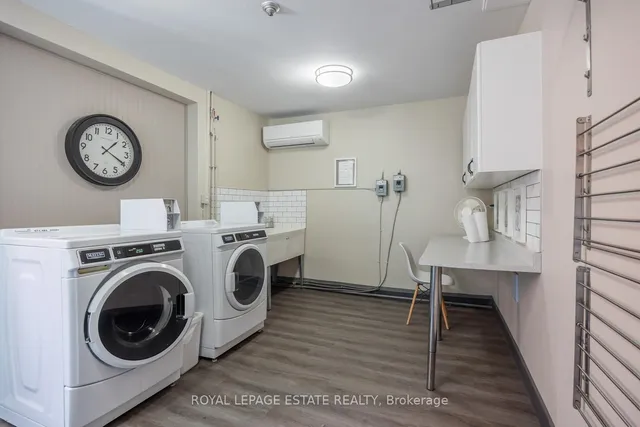 Additional image 48 of 21 Benlamond Ave Unit 4