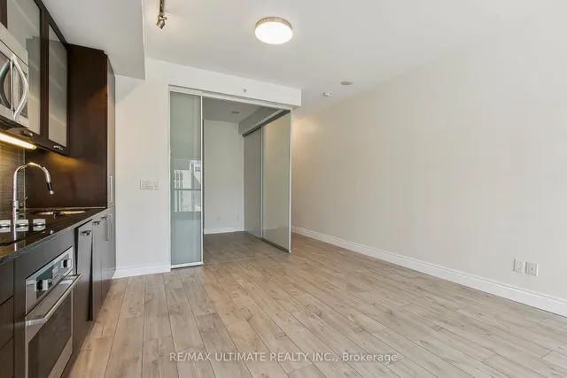 Additional image 37 of 210 Simcoe St Unit 611