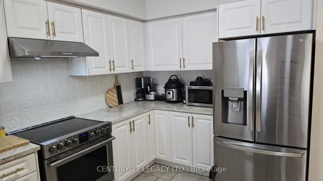 Additional image 8 of 345 Glancaster Rd Unit 21