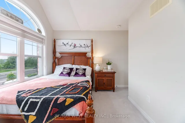 Additional image 28 of 70 Hogan Manor Dr