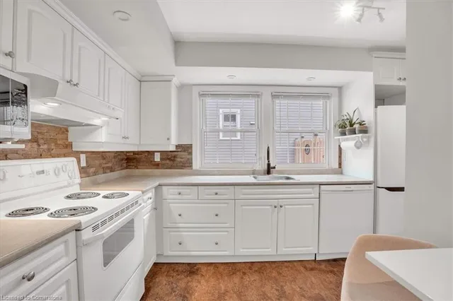 Additional image 16 of 39 Brant Cres