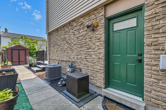 Additional image 25 of 64 Lamont Pl