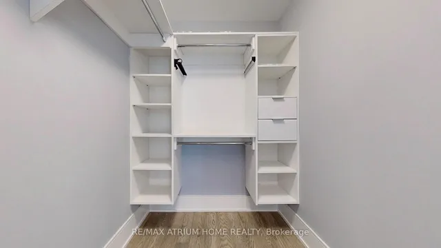 Additional image 23 of 1 Gloucester St Unit 715