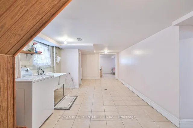 Additional image 24 of 68 Algoma St