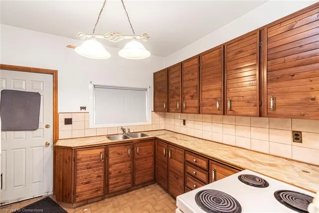 Additional image 13 of 11 Grafton Ave