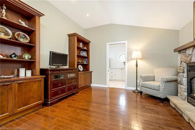 Additional image 8 of 398 Bell St