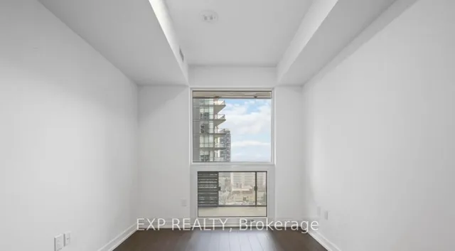 Additional image 7 of 39 Roehampton Ave Unit 306