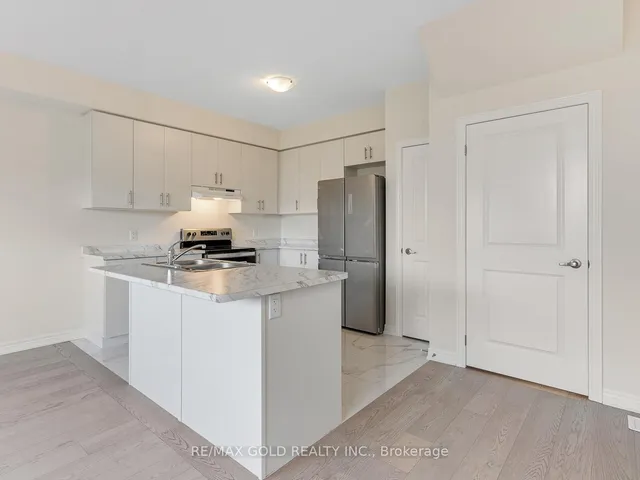 Additional image 10 of 93 PINOT Cres