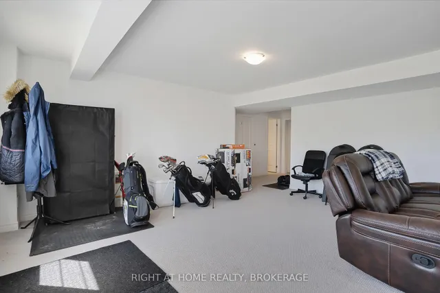 Additional image 40 of 19 Robarts Dr