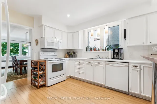 Additional image 10 of 271 Yonge Blvd