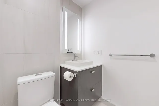 Additional image 28 of 10 Inn On The Park Dr Unit 2004