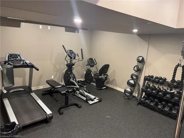 Additional image 20 of 690 King St Unit 406