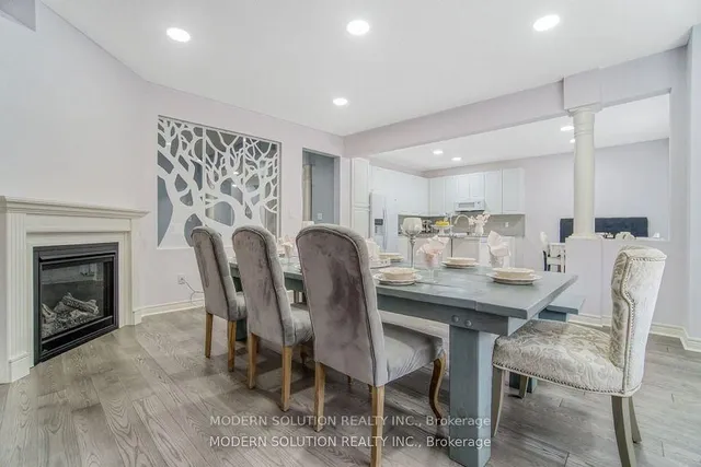 Additional image 10 of 552 Bessborough Dr