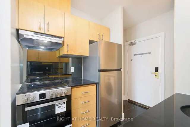 Additional image 19 of 2737 Keele St Unit 227