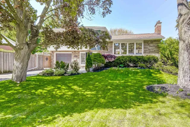 Additional image 4 of 351 Strathcona Dr