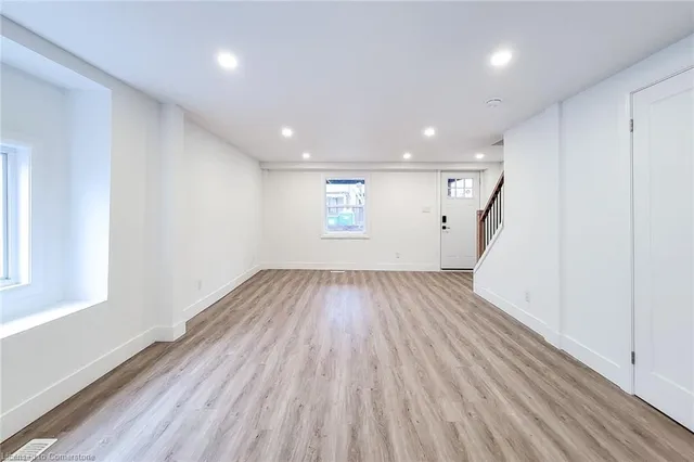 Additional image 11 of 29 New St