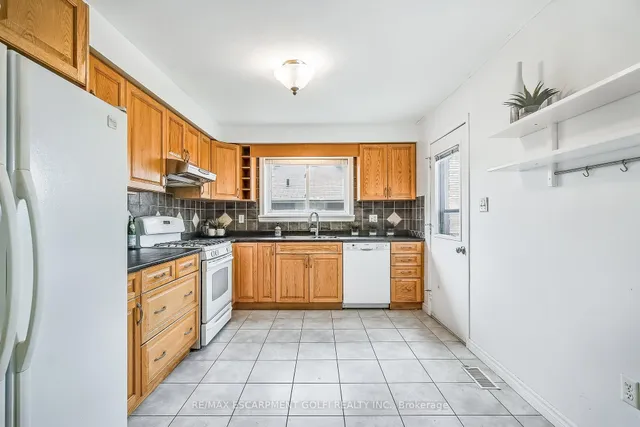Additional image 11 of 9 Valanna Crt