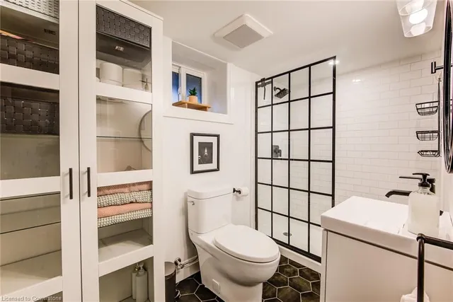 Additional image 24 of 377 Wellington St