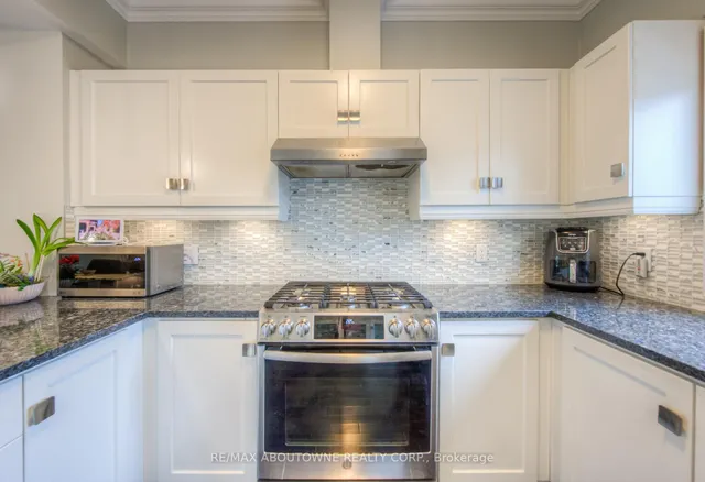 Additional image 6 of 44 Flamboro St Unit 7
