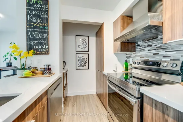 Additional image 13 of 81 Navy Wharf Crt Unit 3308