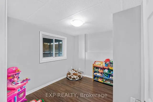 Additional image 36 of 175 Hollyridge Cres
