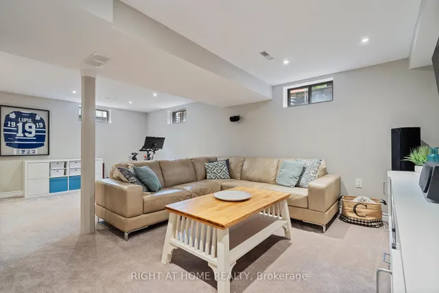 Additional image 22 of 2448 Malcolm Cres