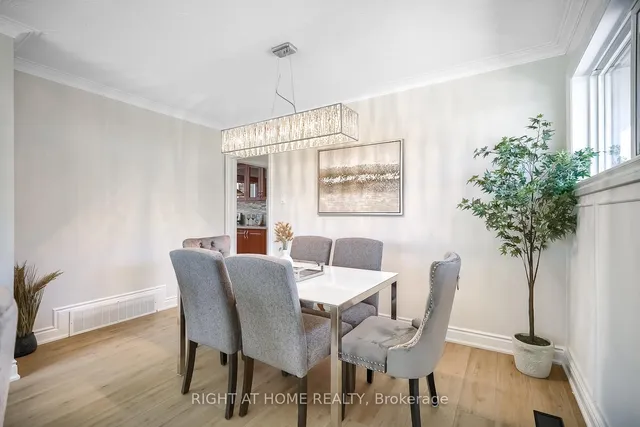 Additional image 11 of 14 Amulet St