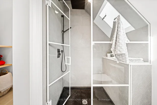 Additional image 33 of 203 Willow Ave