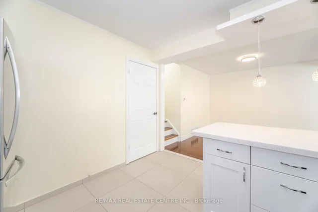 Additional image 19 of 96 Fallingdale Cres