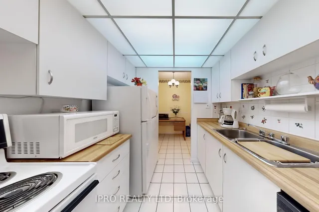 Additional image 16 of 4 Lisa St Unit 1408