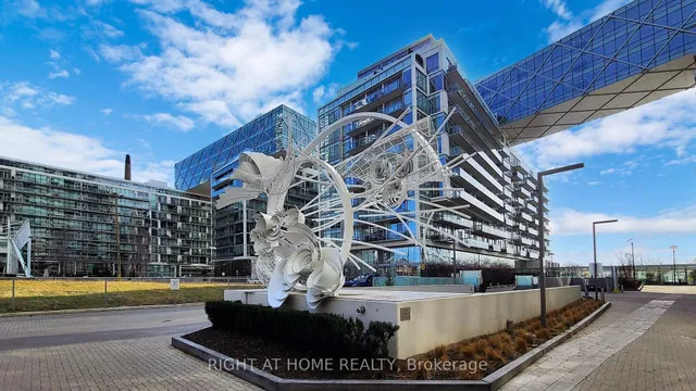 Additional image 38 of 15 Queens Quay Unit 403