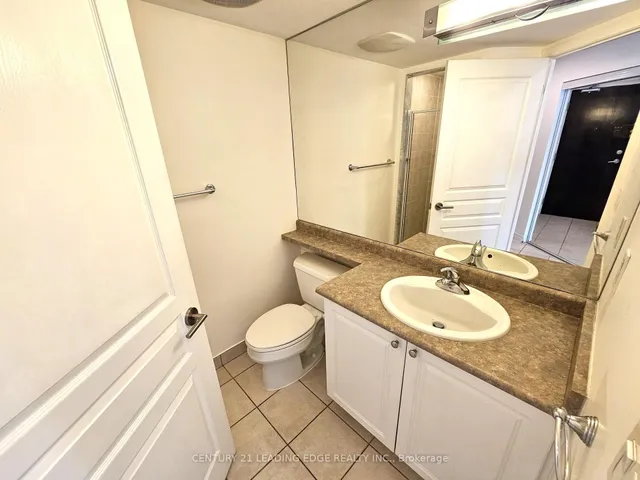 Additional image 17 of 18 Yonge St Unit 2212