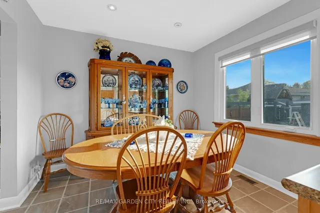 Additional image 10 of 43 Evergreen Ave