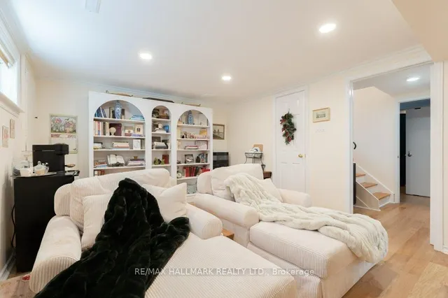 Additional image 13 of 142 Aspenwood Dr