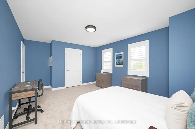 Additional image 14 of 67 Commando Crt