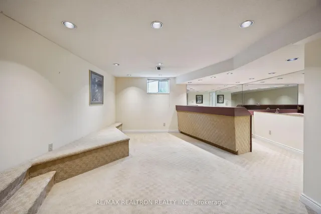 Additional image 34 of 167 Faywood Blvd