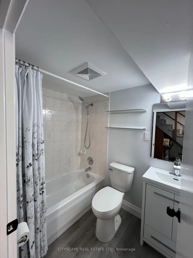 Additional image 19 of 476 Lansdowne Ave