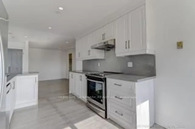 Additional image 10 of 175 Bamburgh Circ Unit Ph15